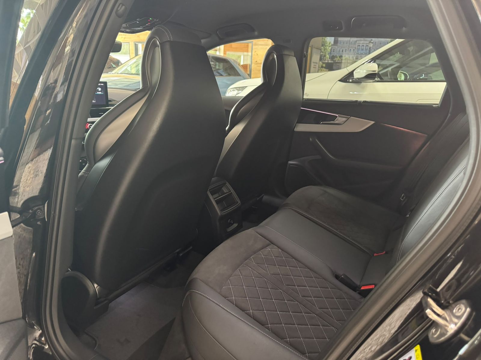 Audi A4 2023 г. Чёрный, пробег 57900 км