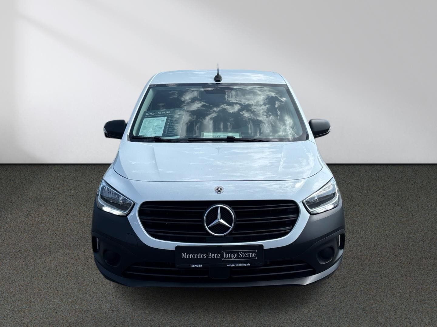 Mercedes-Benz Citan 2023 г. Белый, пробег 53220 км
