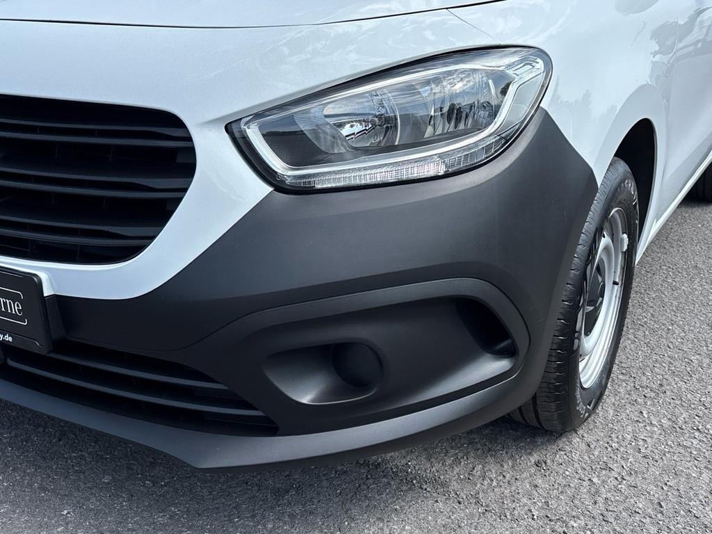 Mercedes-Benz Citan 2023 г. Белый, пробег 53220 км