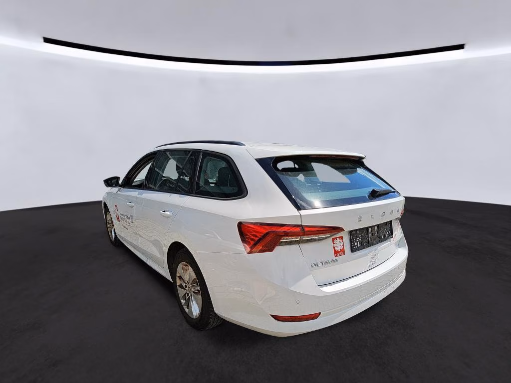 Skoda Octavia 2021 г. Белый, пробег 56326 км