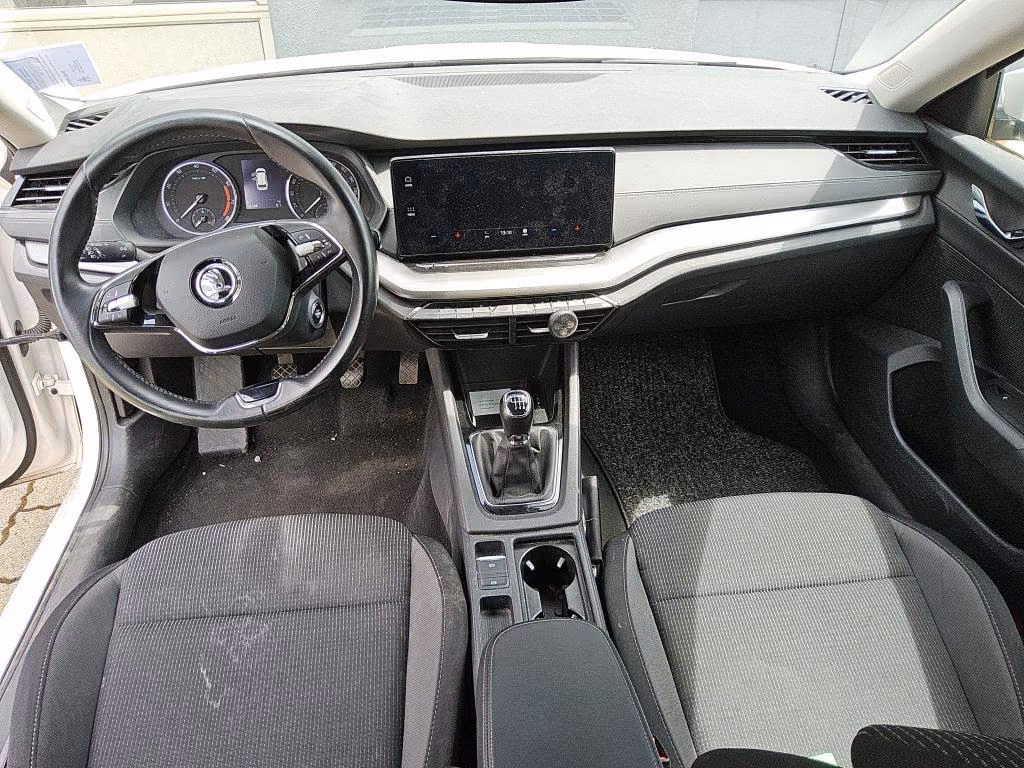 Skoda Octavia 2021 г. Белый, пробег 56326 км