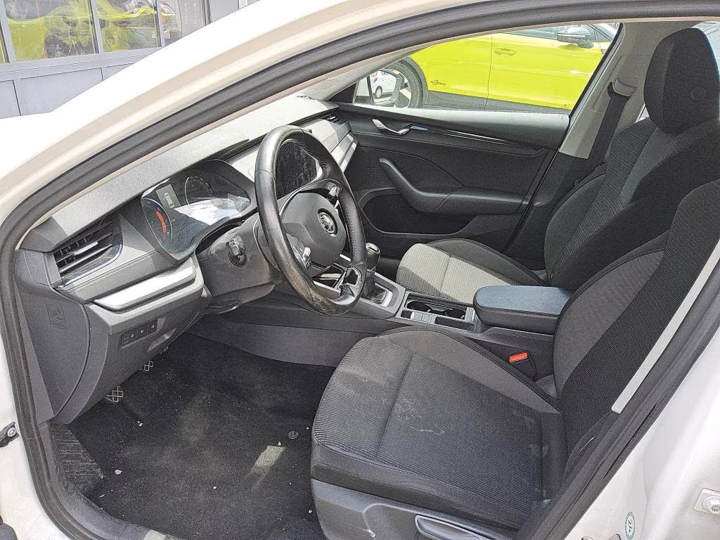 Skoda Octavia 2021 г. Белый, пробег 56326 км