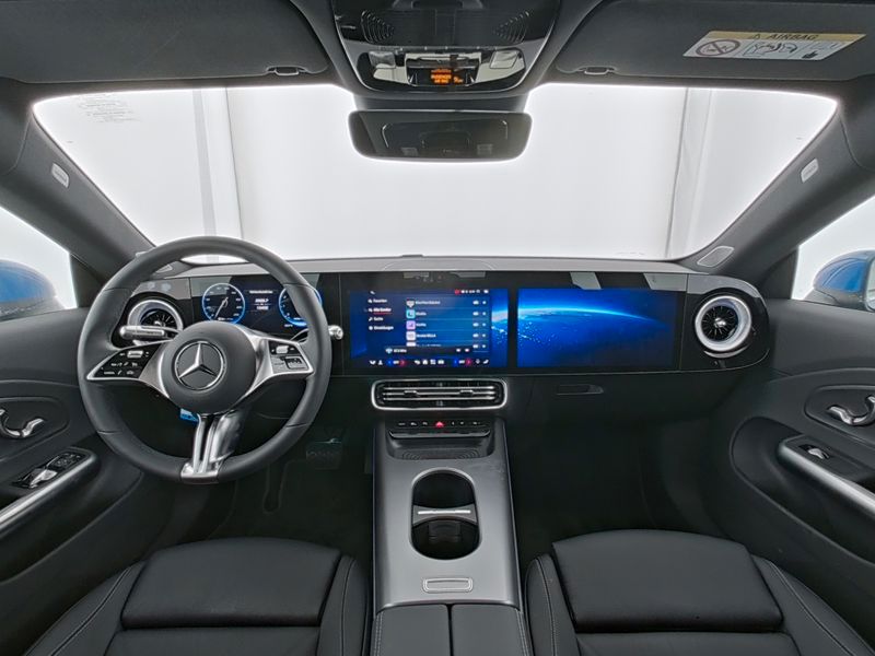 Mercedes-Benz CLA 200 2026 г. Синий, пробег 13401 км