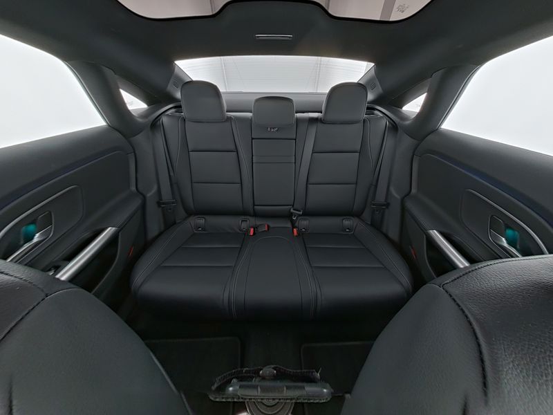 Mercedes-Benz CLA 200 2026 г. Синий, пробег 13401 км