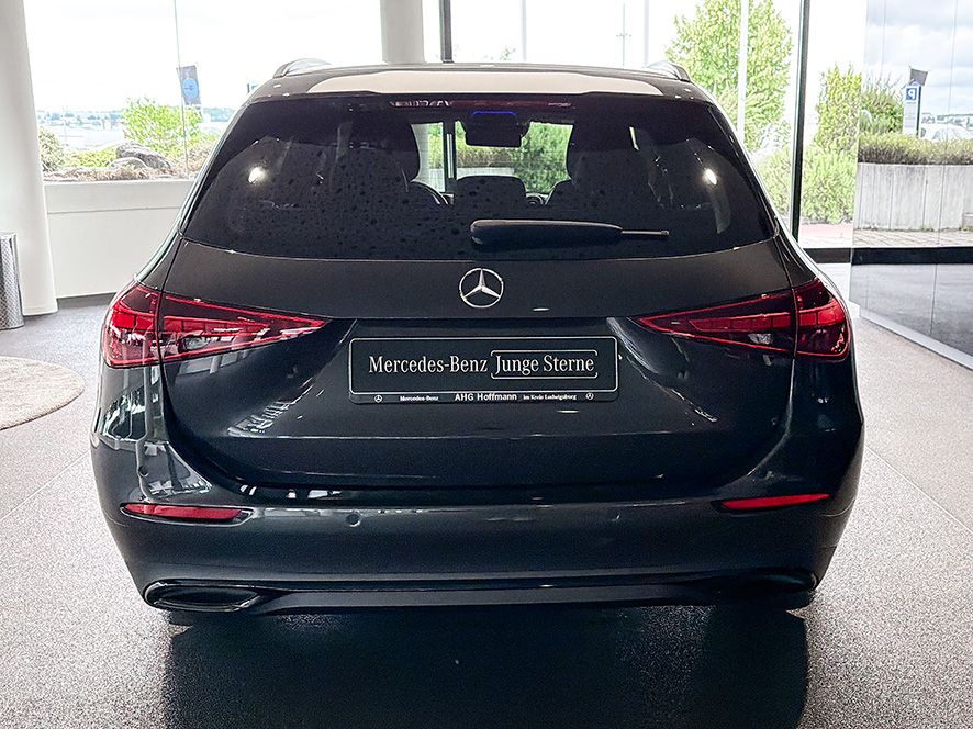 Mercedes-Benz C 300 2023 г. Серый, пробег 58400 км