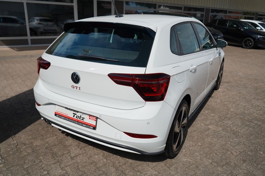 Volkswagen Polo 2023 г. Белый, пробег 22284 км