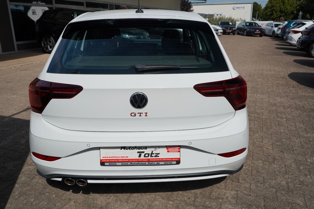 Volkswagen Polo 2023 г. Белый, пробег 22284 км