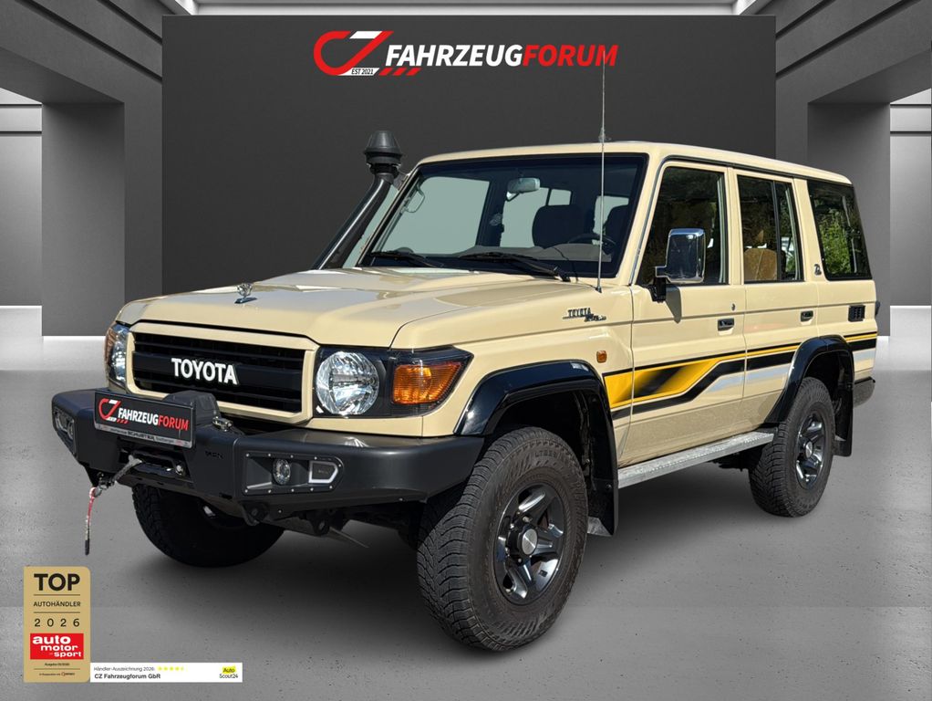 Toyota Land Cruiser 2022 г. Бежевый, пробег 54500 км