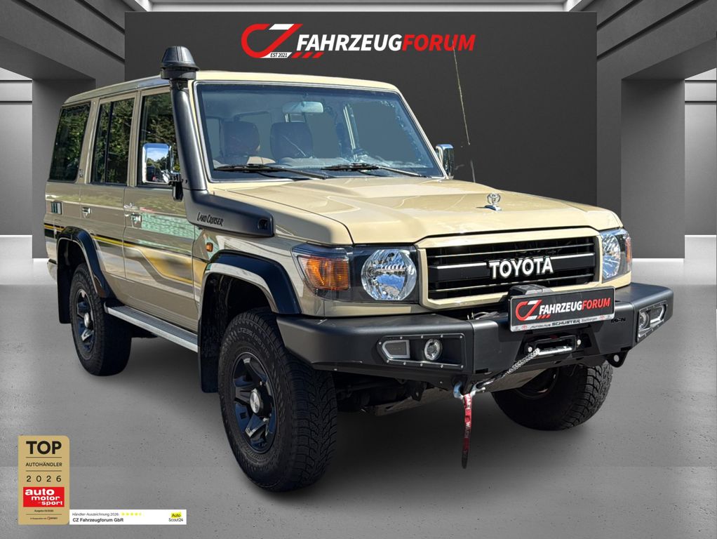 Toyota Land Cruiser 2022 г. Бежевый, пробег 54500 км