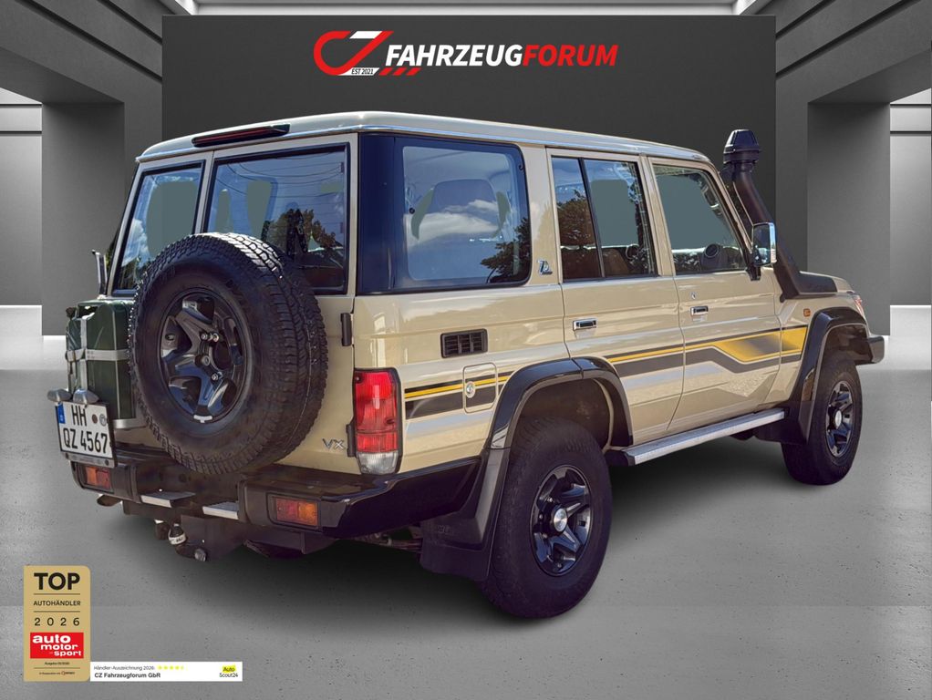 Toyota Land Cruiser 2022 г. Бежевый, пробег 54500 км