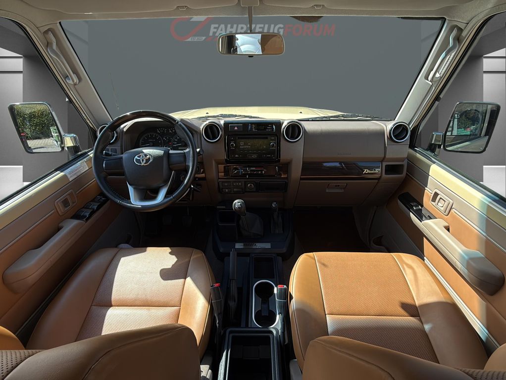 Toyota Land Cruiser 2022 г. Бежевый, пробег 54500 км