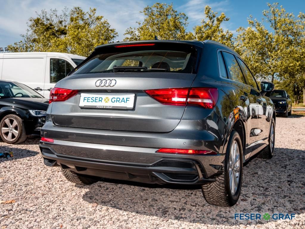 Audi Q3 2022 г. Серый, пробег 42484 км
