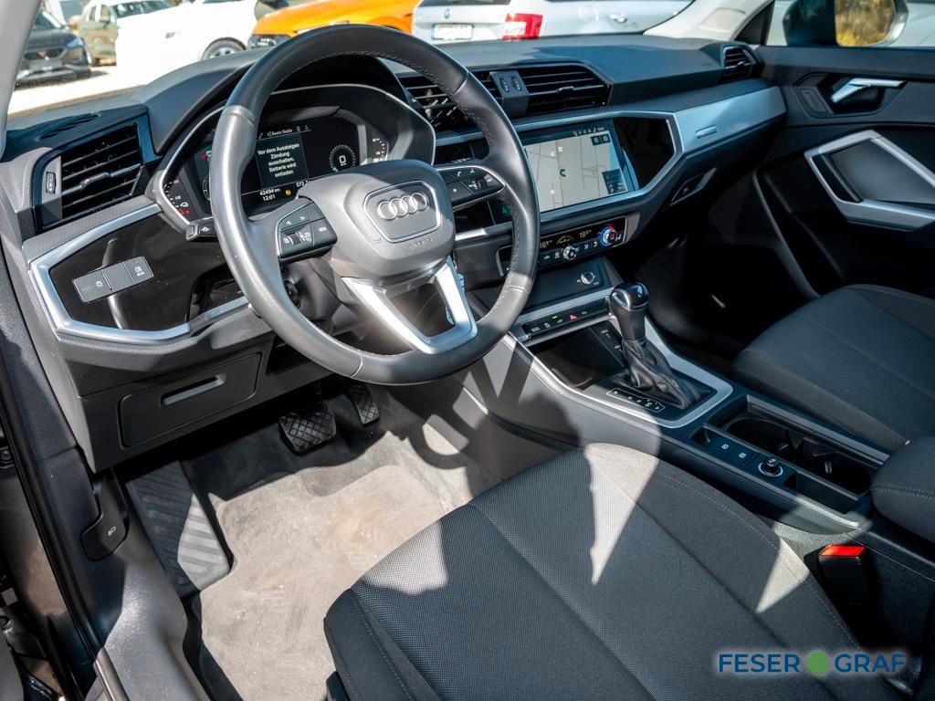 Audi Q3 2022 г. Серый, пробег 42484 км