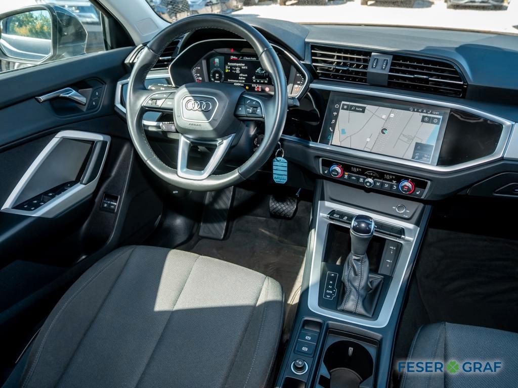 Audi Q3 2022 г. Серый, пробег 42484 км