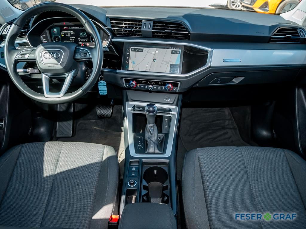 Audi Q3 2022 г. Серый, пробег 42484 км