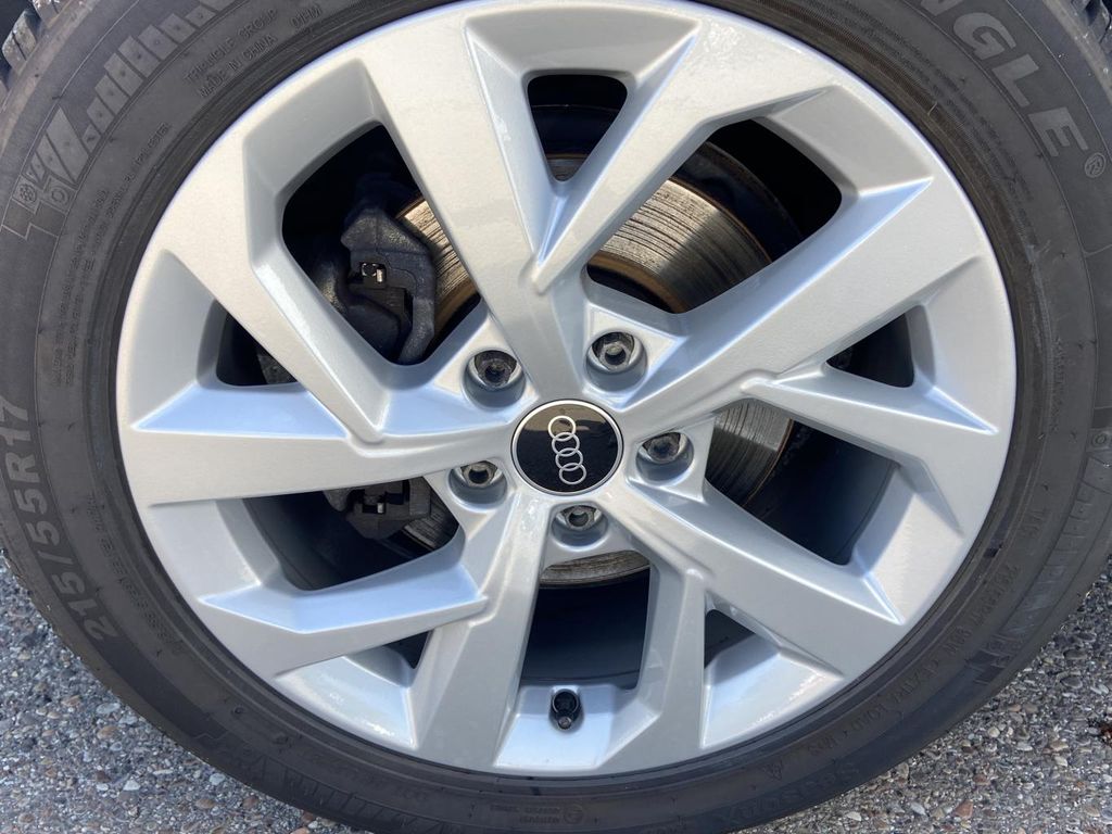 Audi Q2 2023 г. Чёрный, пробег 38744 км
