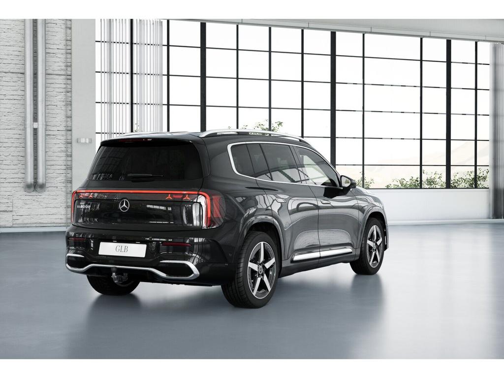 Mercedes-Benz GLB 200 2026 г. Чёрный, пробег 9500 км