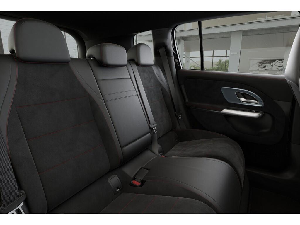 Mercedes-Benz GLB 200 2026 г. Чёрный, пробег 9500 км