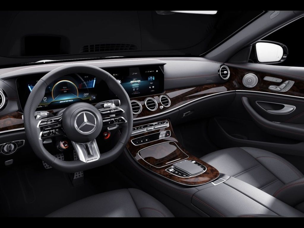 Mercedes-Benz E 53 AMG 2023 г. Серебристый, пробег 40980 км