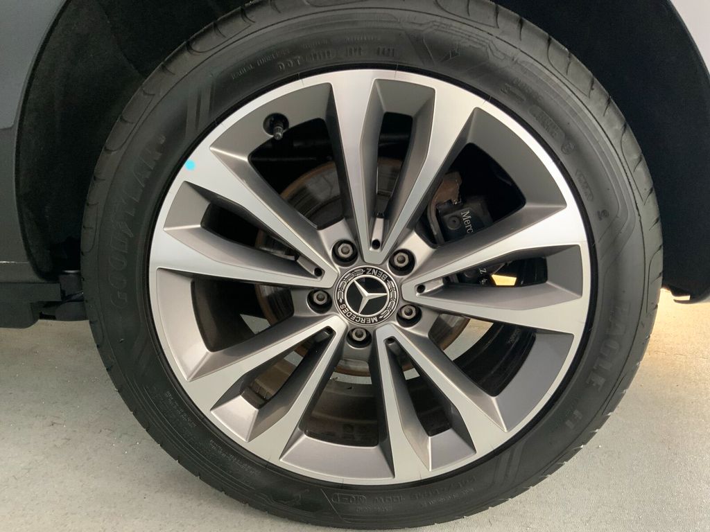Mercedes-Benz V 250 2022 г. Серый, пробег 52813 км