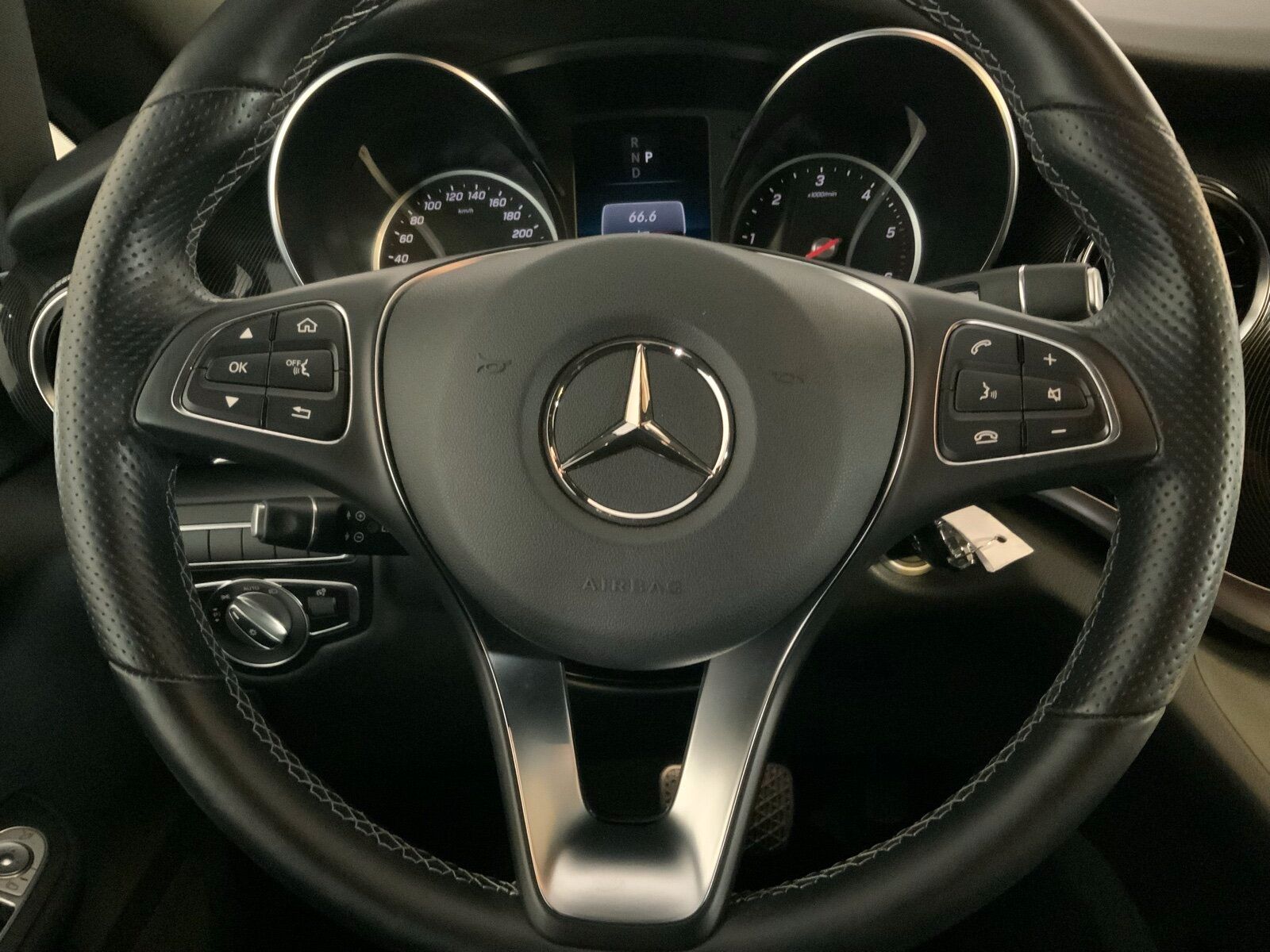 Mercedes-Benz V 250 2022 г. Серый, пробег 52813 км