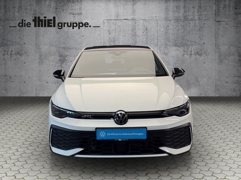 Volkswagen Golf 2025 г. Белый, пробег 16980 км