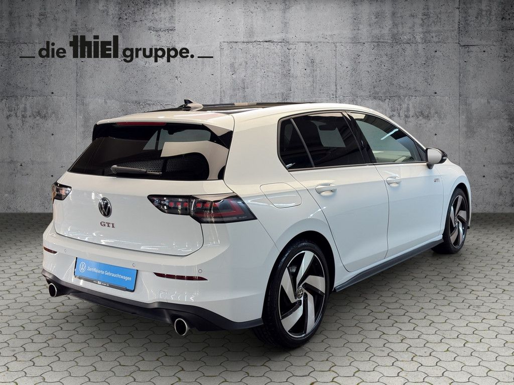 Volkswagen Golf 2025 г. Белый, пробег 16980 км