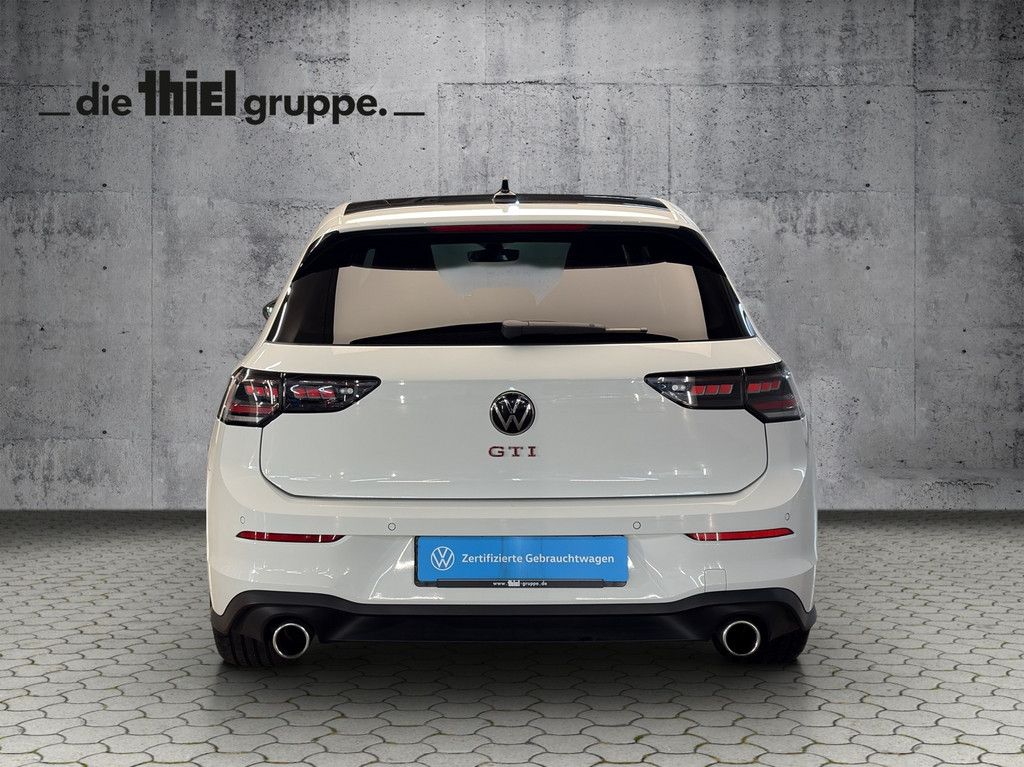 Volkswagen Golf 2025 г. Белый, пробег 16980 км