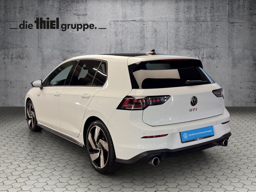 Volkswagen Golf 2025 г. Белый, пробег 16980 км