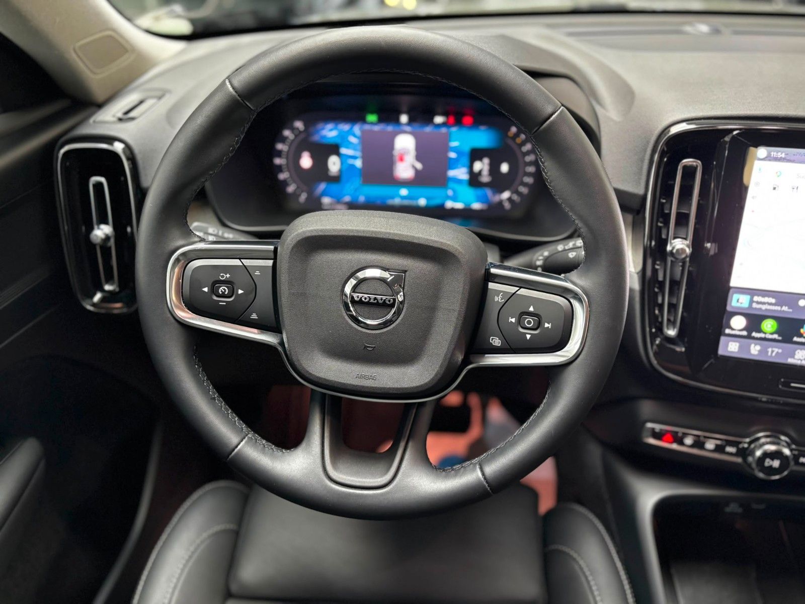 Volvo XC40 2024 г. Зелёный, пробег 49400 км