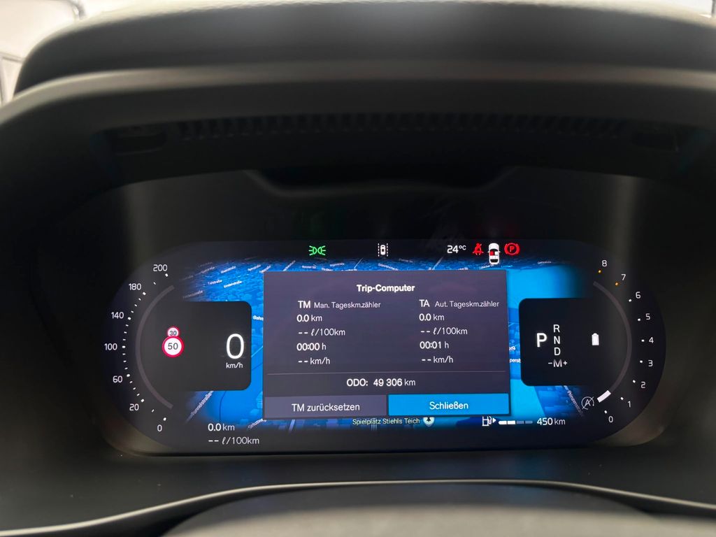Volvo XC40 2024 г. Зелёный, пробег 49400 км