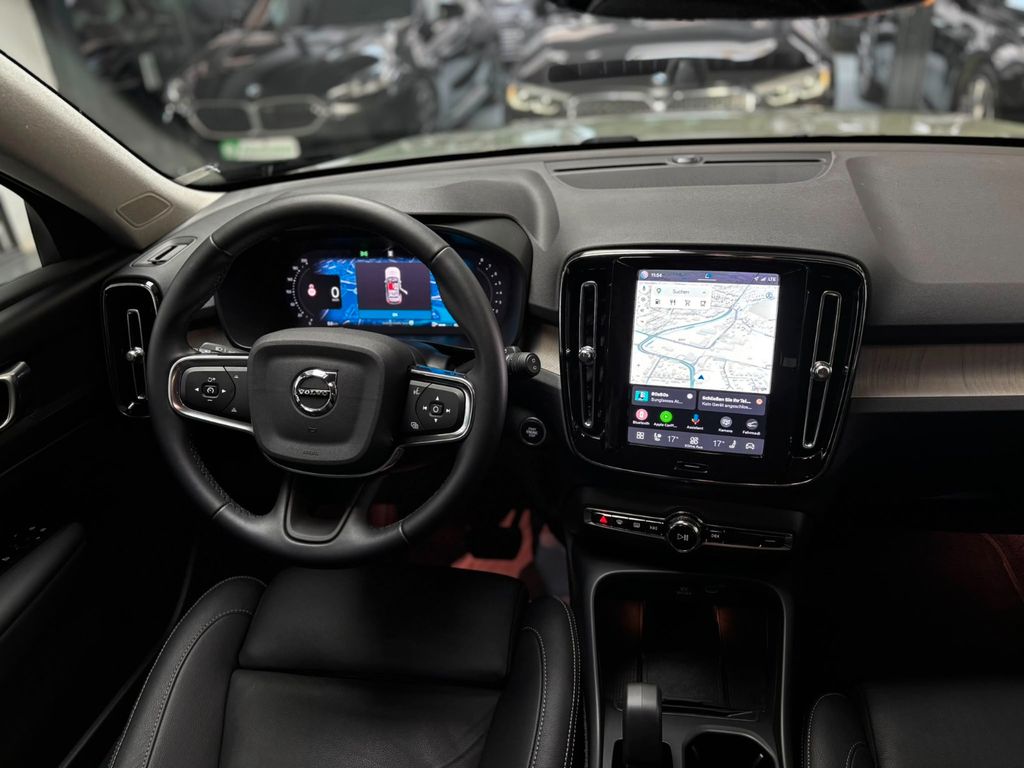 Volvo XC40 2024 г. Зелёный, пробег 49400 км