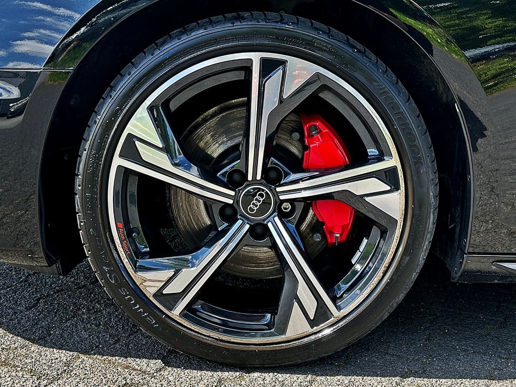 Audi A4 2025 г. Чёрный, пробег 12400 км
