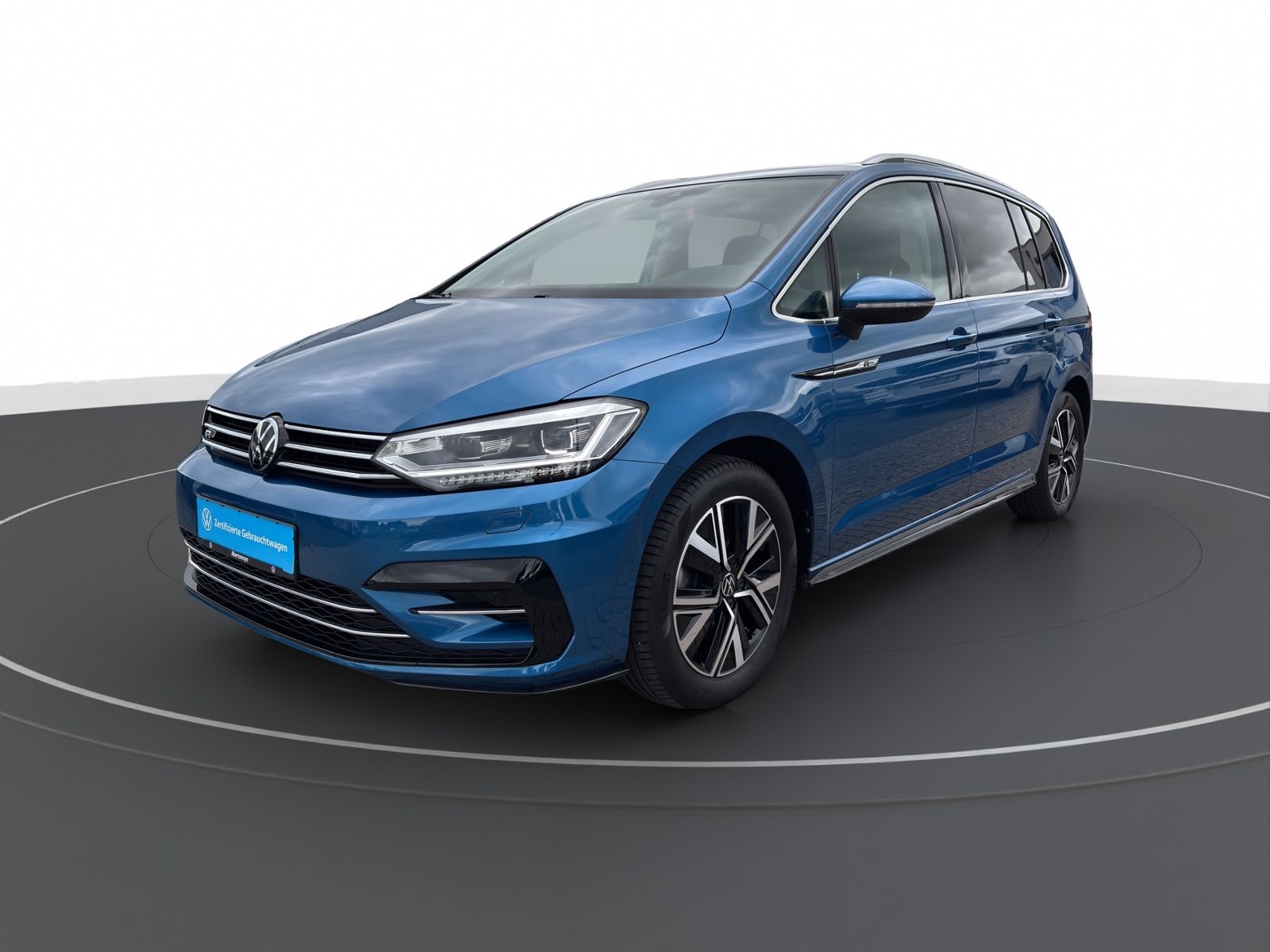 Volkswagen Touran 2023 г. Синий, пробег 57408 км