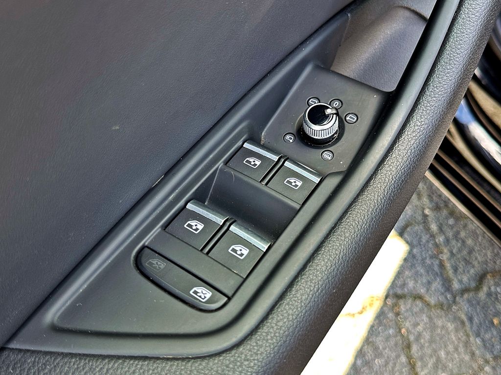 Audi A4 2025 г. Чёрный, пробег 10190 км