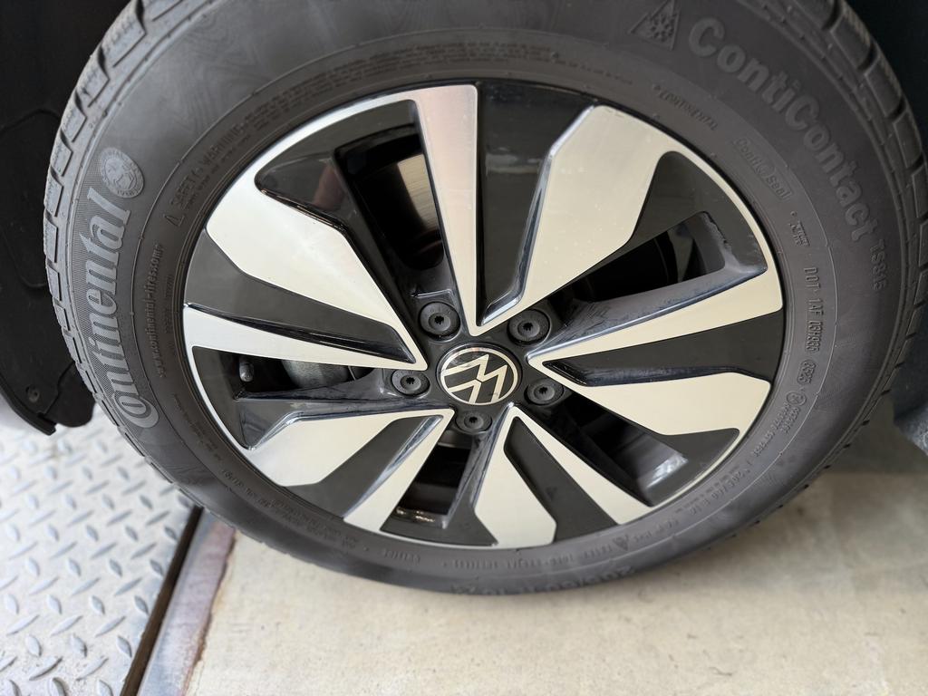 Volkswagen Touran 2026 г. Чёрный, пробег 27835 км