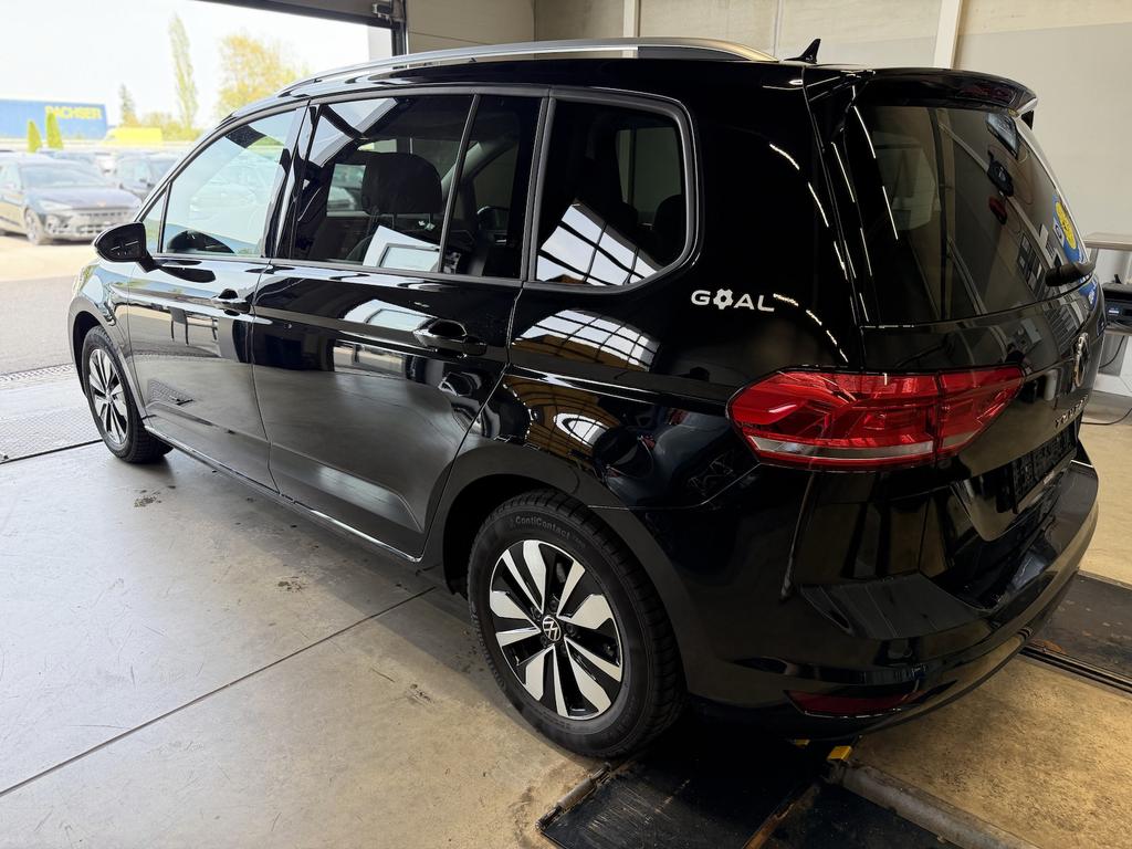 Volkswagen Touran 2026 г. Чёрный, пробег 27835 км