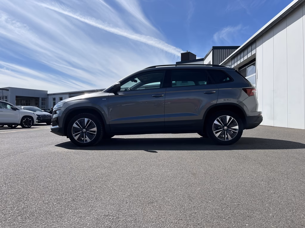 Skoda Karoq 2022 г. Серый, пробег 43381 км