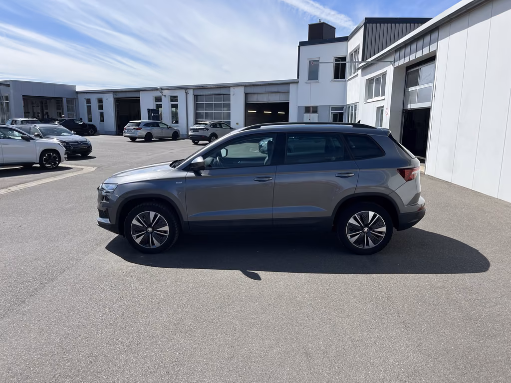 Skoda Karoq 2022 г. Серый, пробег 43381 км
