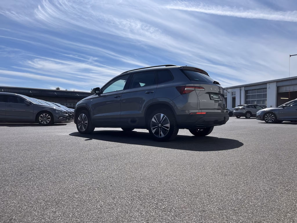 Skoda Karoq 2022 г. Серый, пробег 43381 км