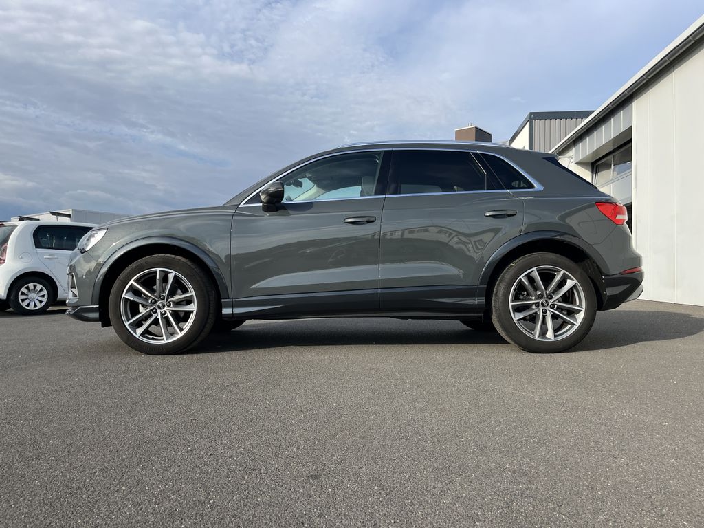 Audi Q3 2023 г. Серый, пробег 29987 км