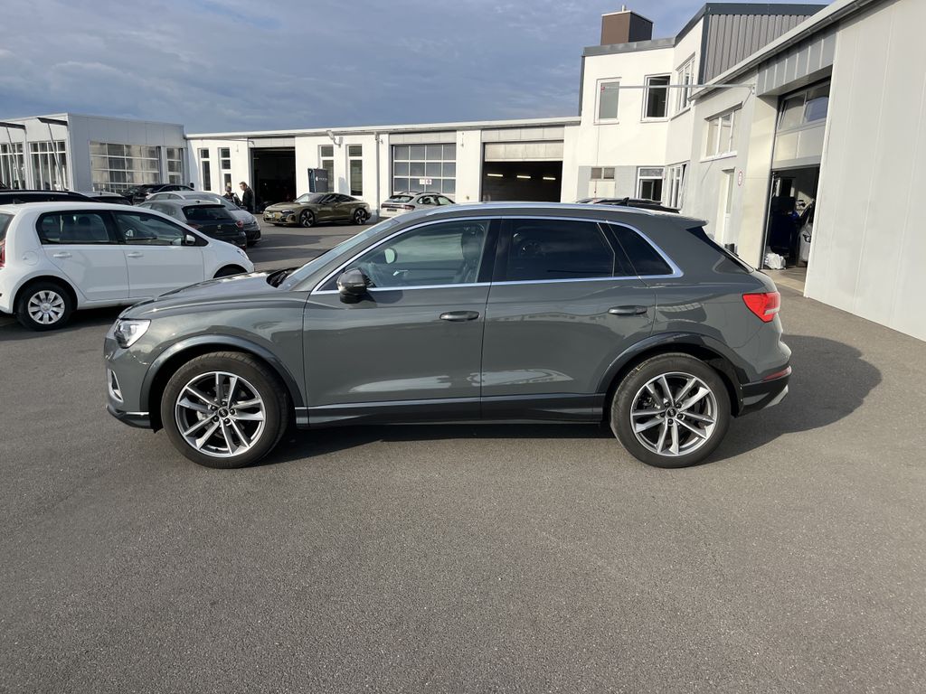 Audi Q3 2023 г. Серый, пробег 29987 км
