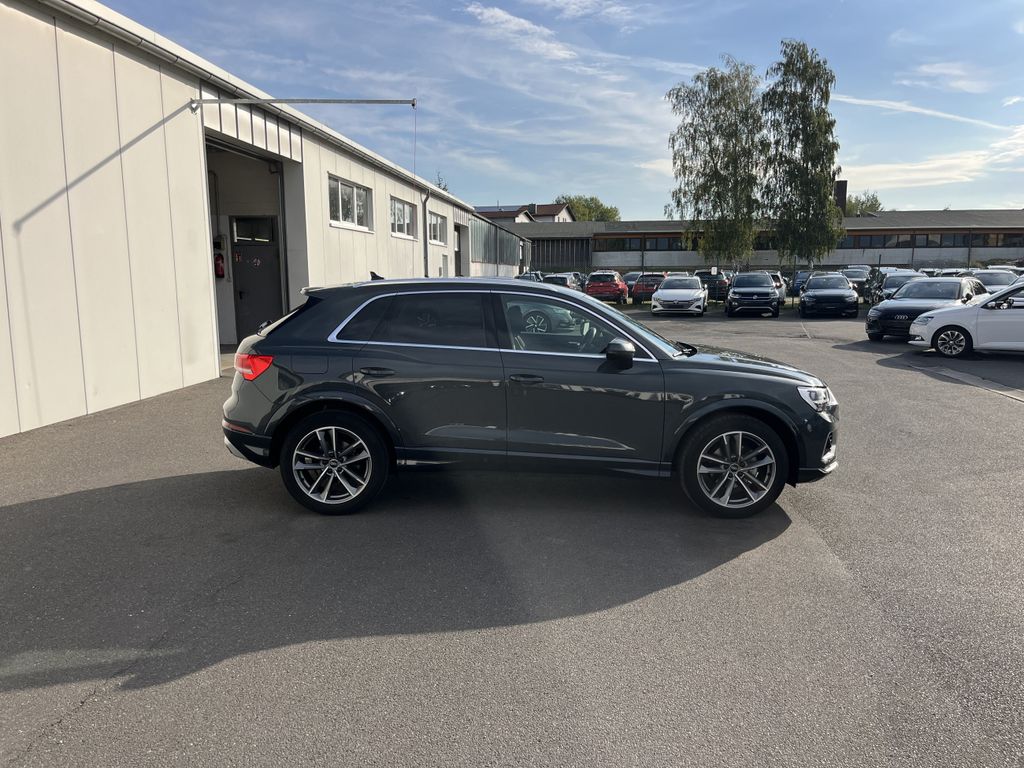 Audi Q3 2023 г. Серый, пробег 29987 км