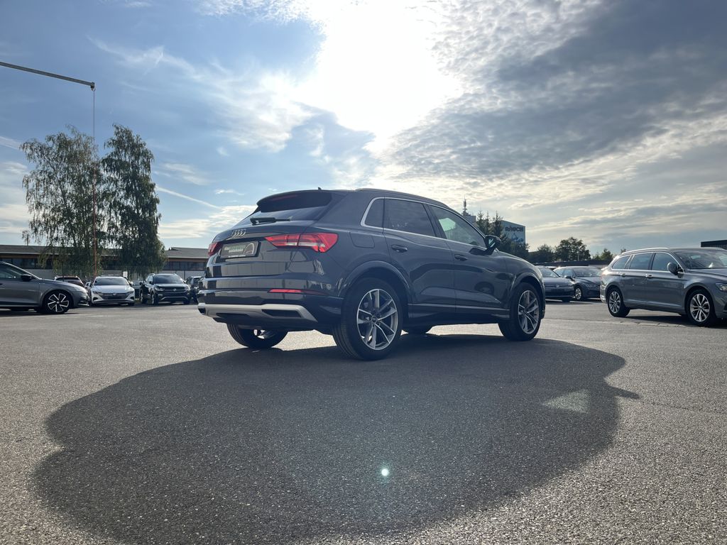 Audi Q3 2023 г. Серый, пробег 29987 км