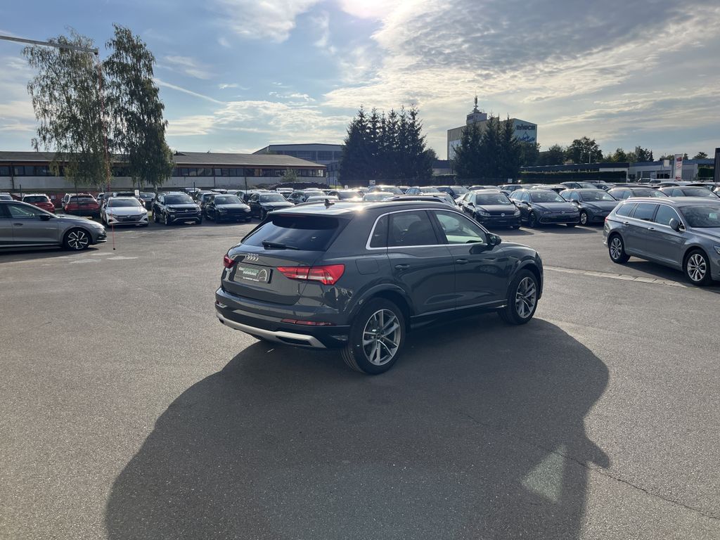 Audi Q3 2023 г. Серый, пробег 29987 км