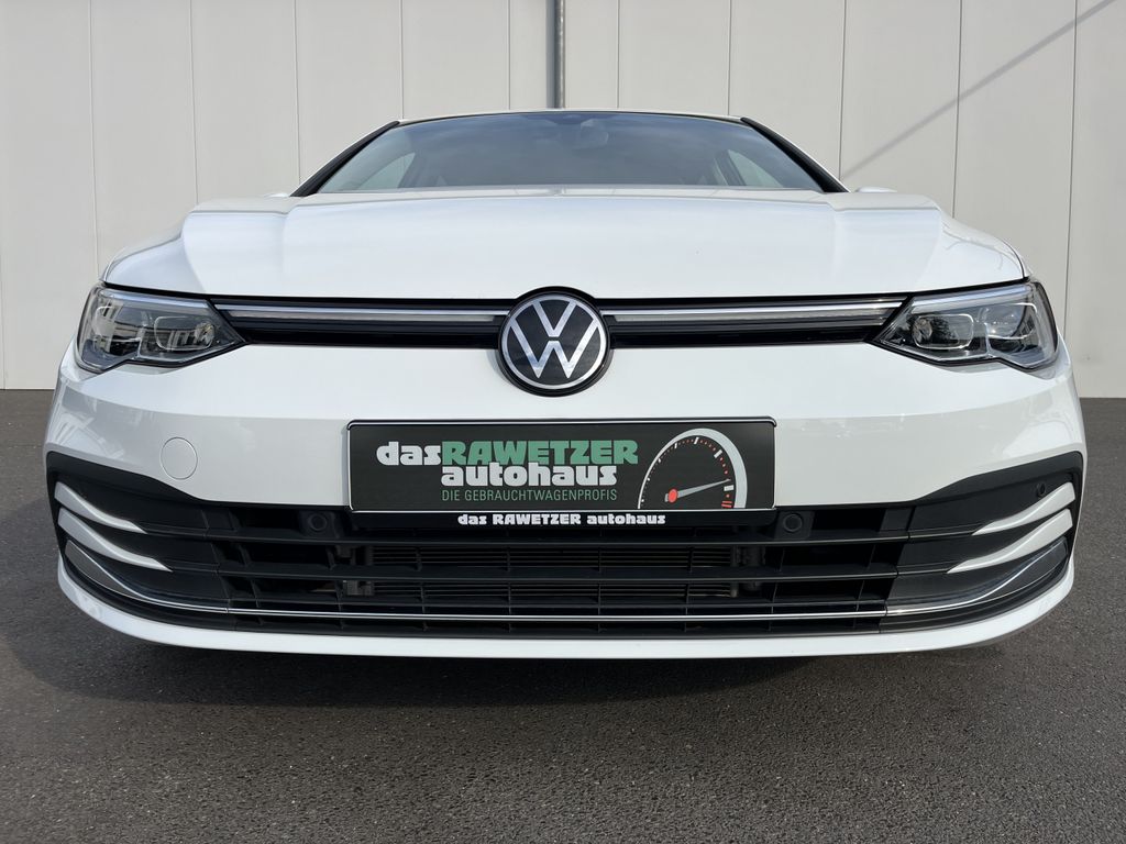 Volkswagen Golf 2024 г. Белый, пробег 22941 км