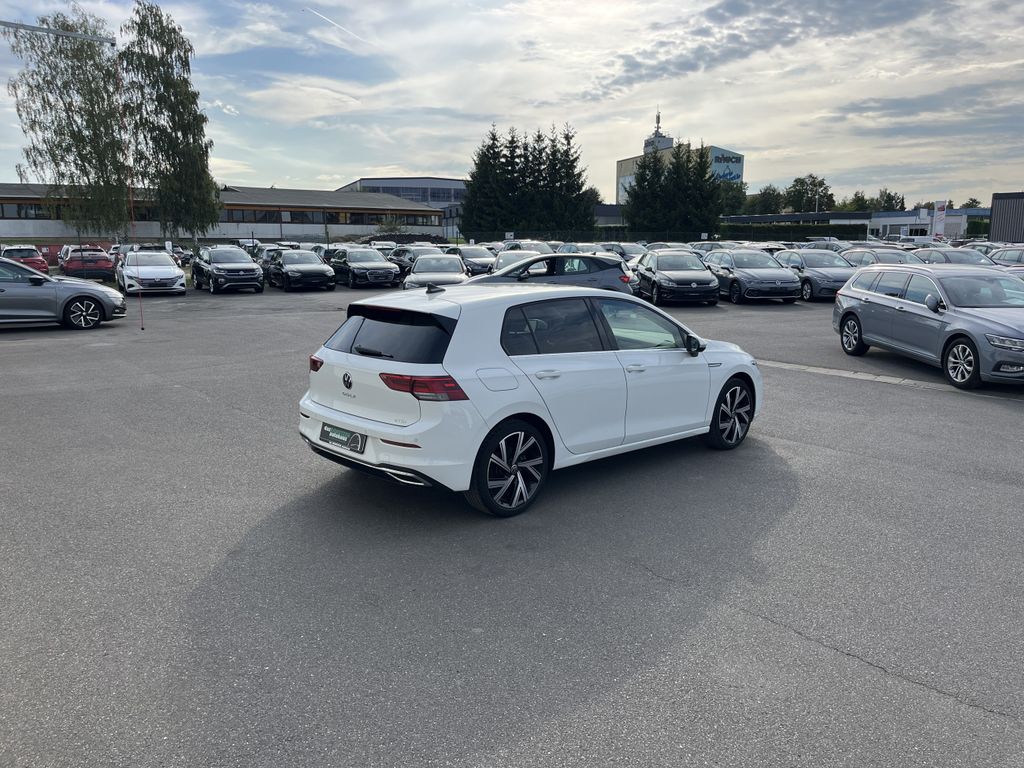 Volkswagen Golf 2024 г. Белый, пробег 22941 км
