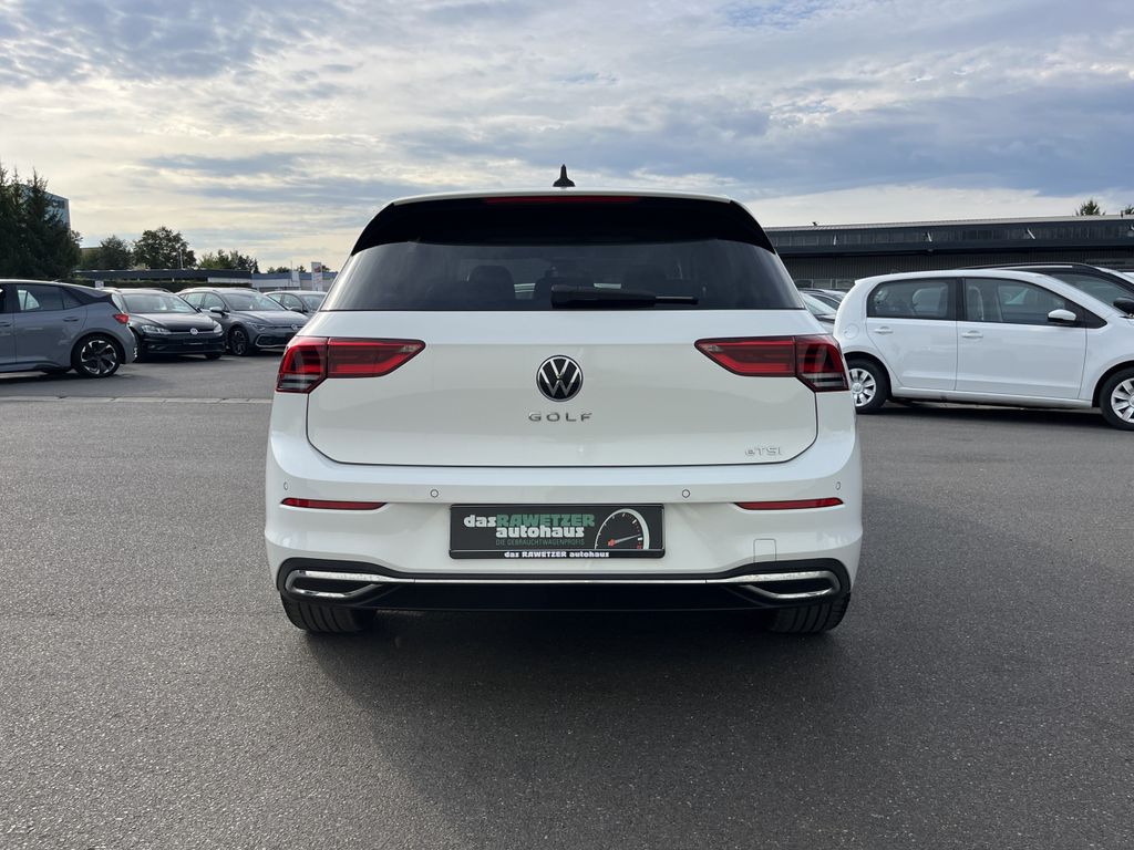 Volkswagen Golf 2024 г. Белый, пробег 22941 км