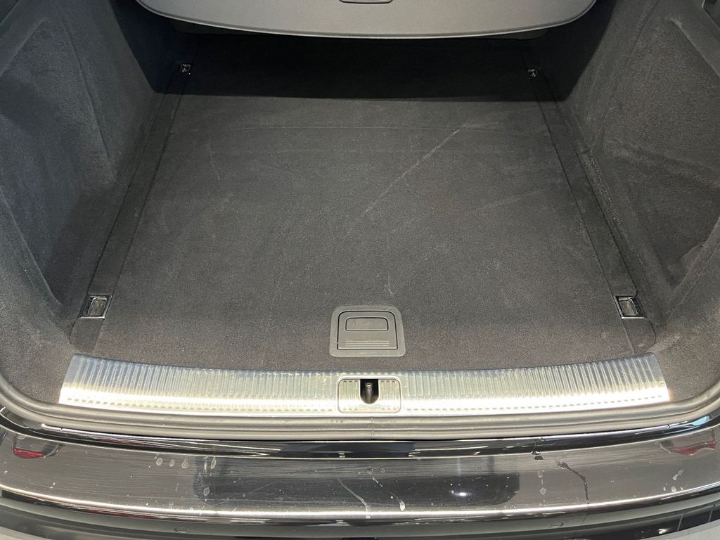 Audi A4 2023 г. Чёрный, пробег 50530 км