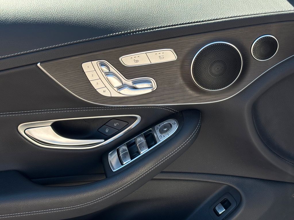 Mercedes-Benz C 220 2022 г. Белый, пробег 54800 км